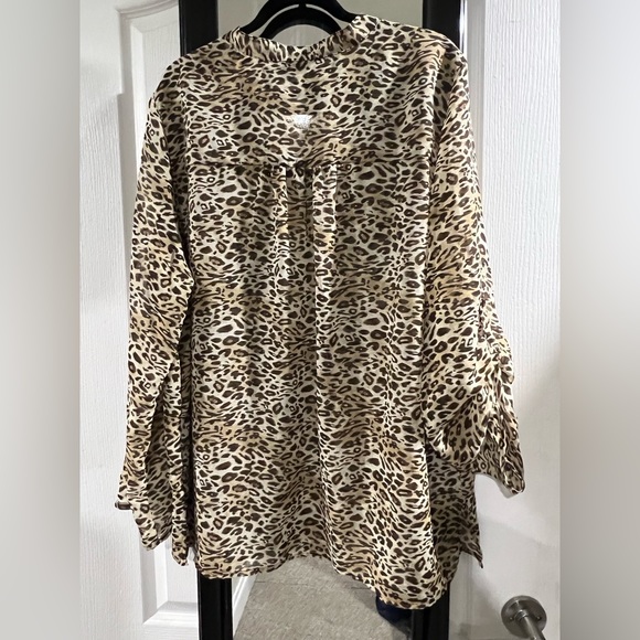 ⚡️Jessica Animal Print Blouse - Picture 2 of 9